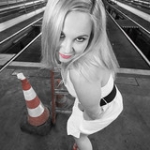 red ;-) red ;-) • <a style="font-size:0.8em;" href="http://www.flickr.com/photos/85195461@N00/7866991232/" target="_blank">View on Flickr</a>